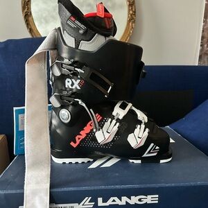 Lange Women’s ski boots new with tags!